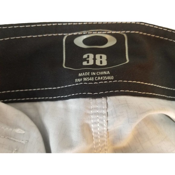 Oakley Lightweight swing Shorts‎ Men's Size 38 in Multicolor Length 8 in. - Picture 4 of 9